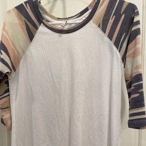 Z Supply Small Camo Sleeves Top Great Condition